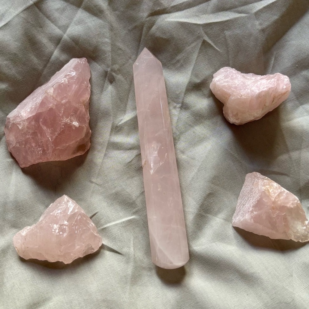 Rose Quartz Crystal Set in Soft Pink – Healing Display Stones